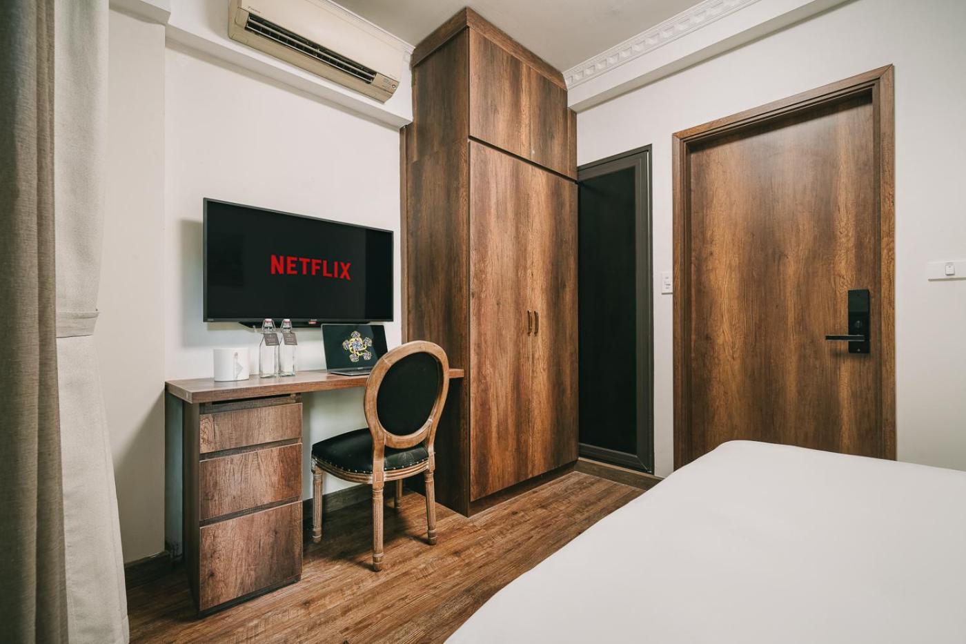 Su Casa Hanoi Railway Side Екстер'єр фото