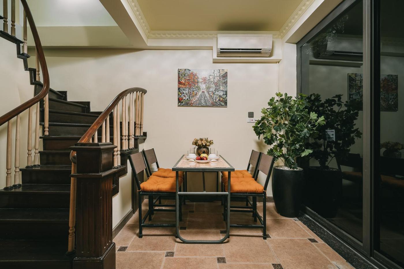 Su Casa Hanoi Railway Side Екстер'єр фото